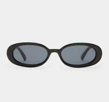 Charger l'image dans la galerie, OUTTA LOVE - FUMÉ NOIR MONO