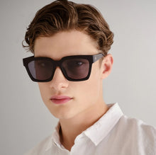 Charger l'image dans la galerie, WEEKEND RIOT - NOIR MAT