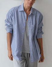 Load image into Gallery viewer, THE POPLIN SHIRT - NAVY STRIPE