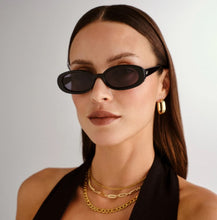 Charger l'image dans la galerie, OUTTA LOVE - FUMÉ NOIR MONO