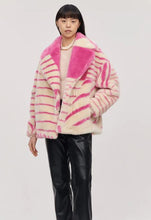 Load image into Gallery viewer, Rita Faux Fur - Bubblegum Pink
