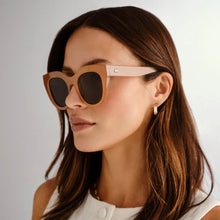 Load image into Gallery viewer, AIR HEART | CARAMEL KHAKI MONO
